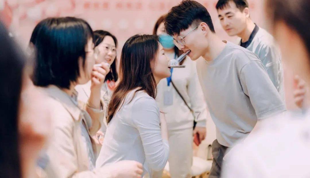 逃离变色龙森林